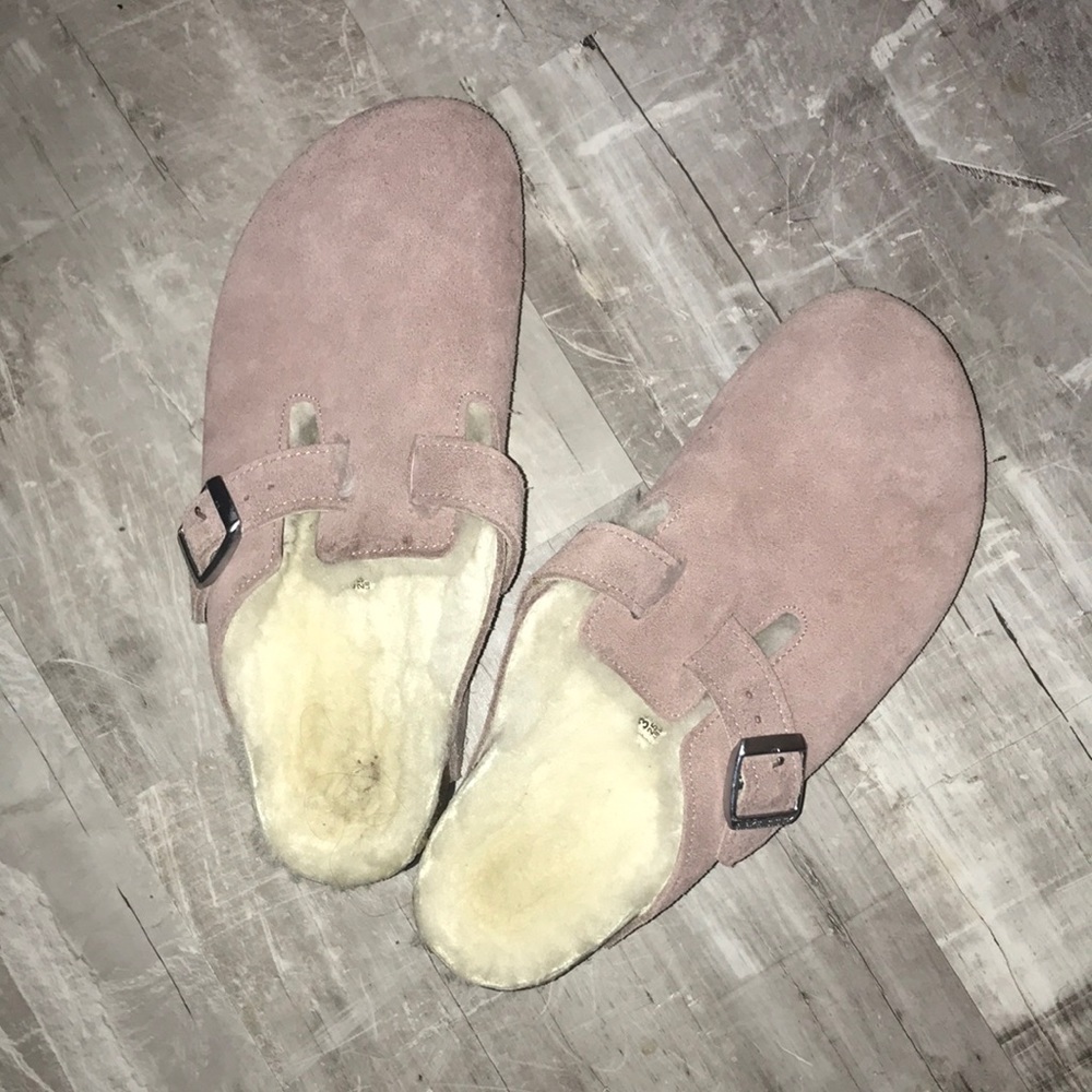 Women’s slip on pink Birkenstock.